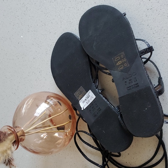 Aldo tie up sandals - Picture 3 of 5